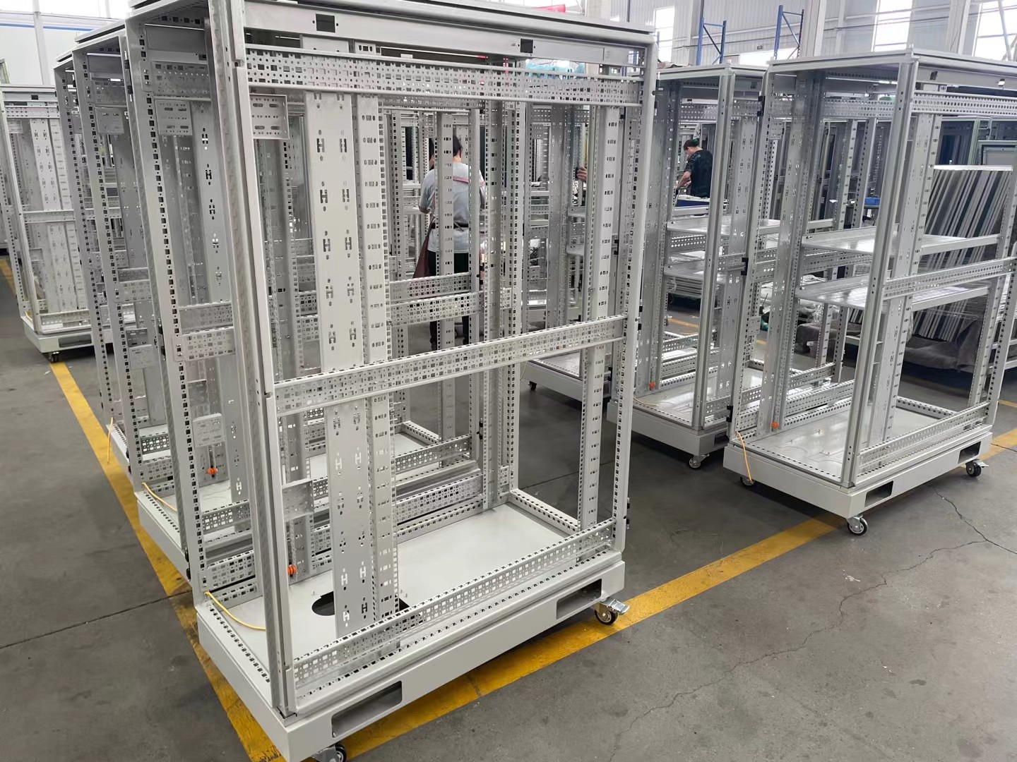 大连市机箱机柜加工钣金加工定制 - 方案